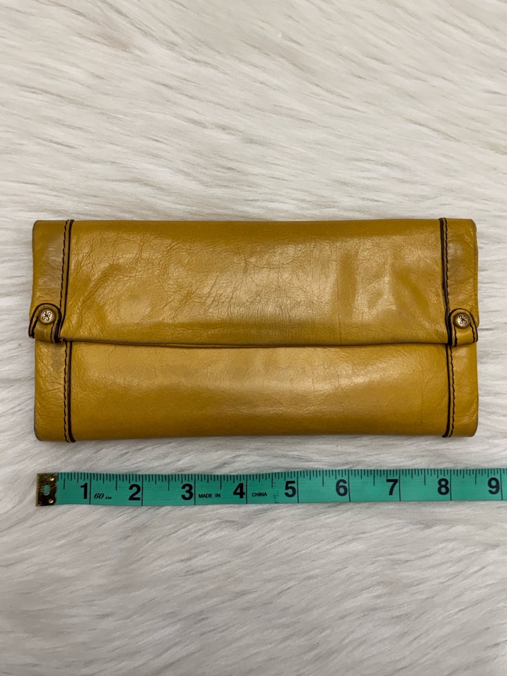 HOBO - INTERNATIONAL YELLOW SOFT LEATHER SADIE LONG WALLET MAGNETIC CLOSURE - Picture 14 of 16